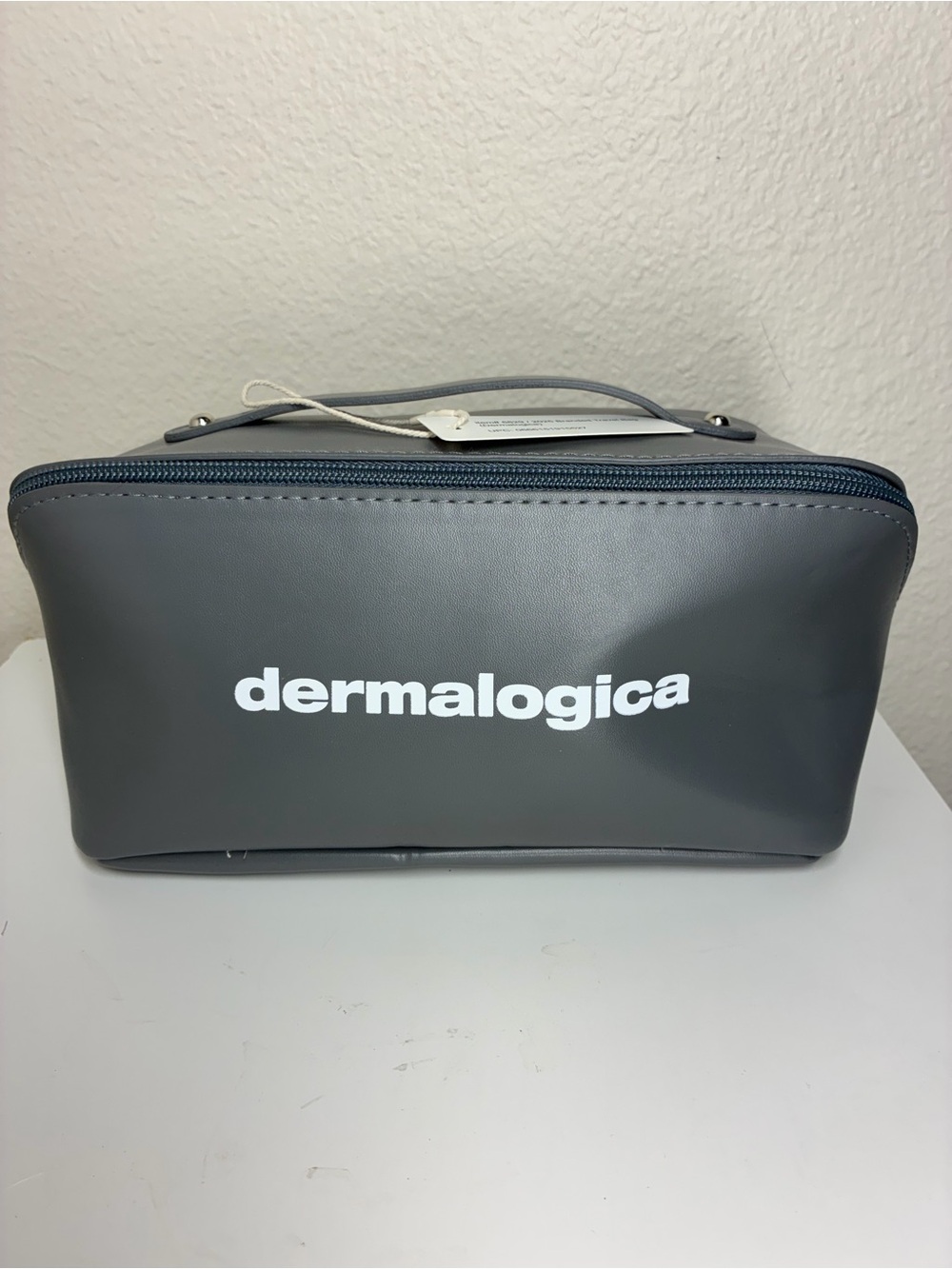 NWT dermalogica Dark Gray Unisex Toiletry Pouch with Top Handle